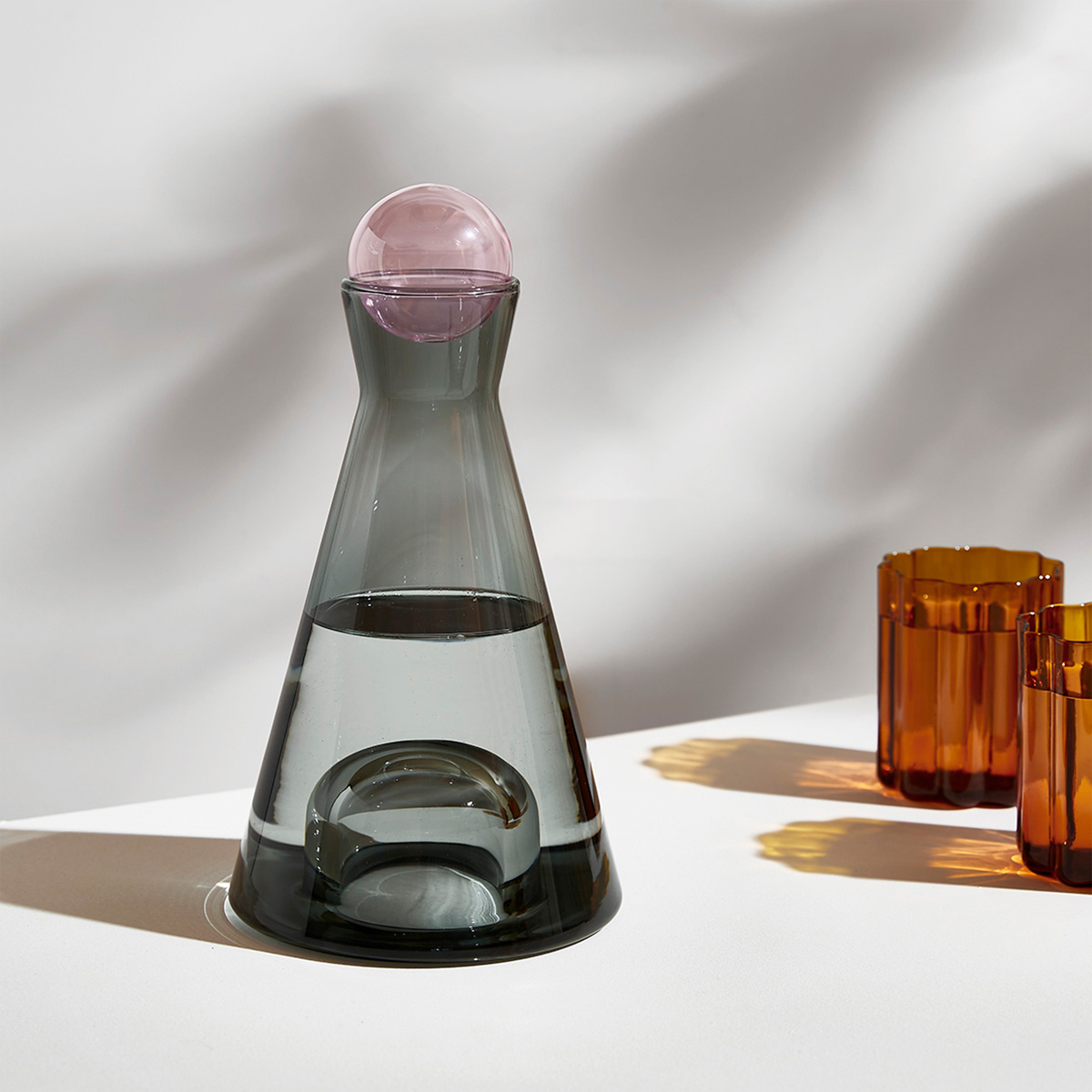 Vice Versa Carafe - Smoke / Pink