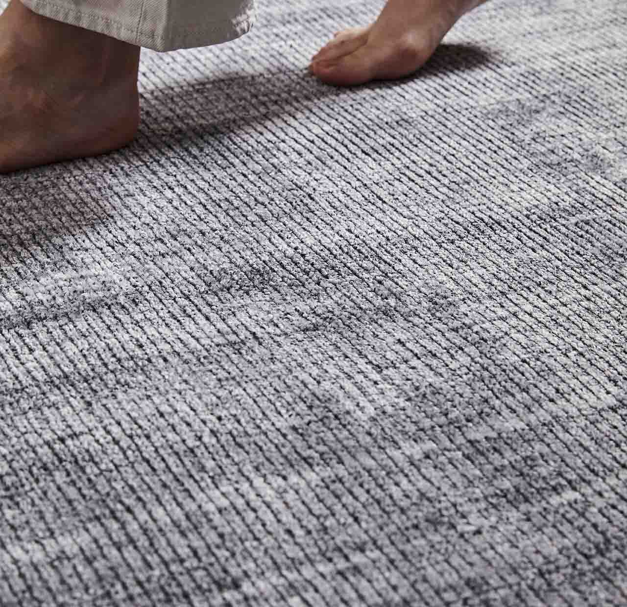 Travertine Rug - Pewter