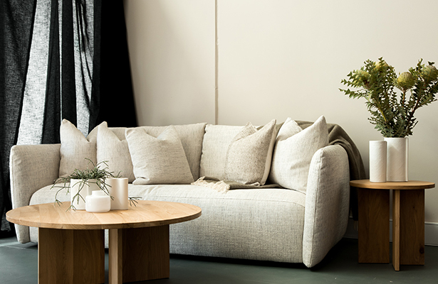 Edge Coffee Table - Oak - A stunning contrast