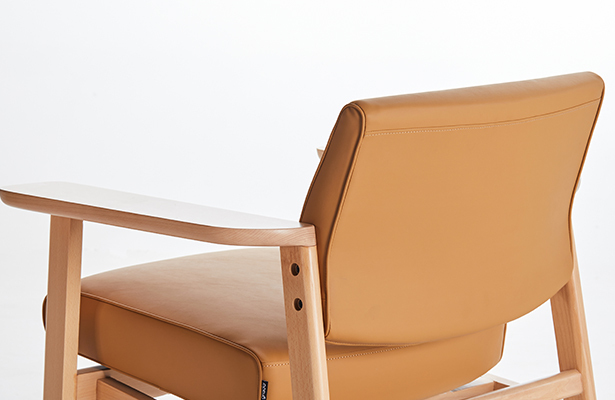 Wide Armchair - Tan Leather - Exploring New Perspectives