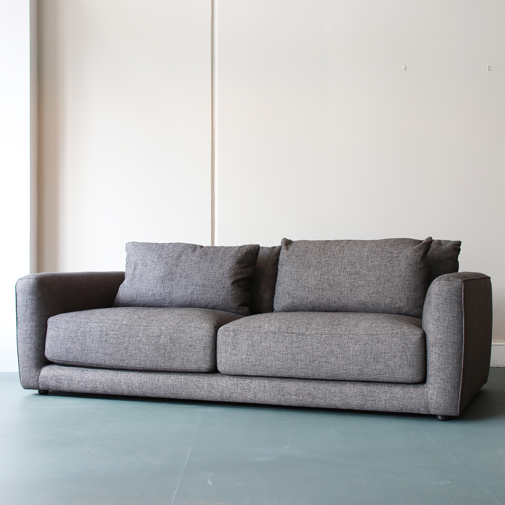 Parkville Sofa - Tommy